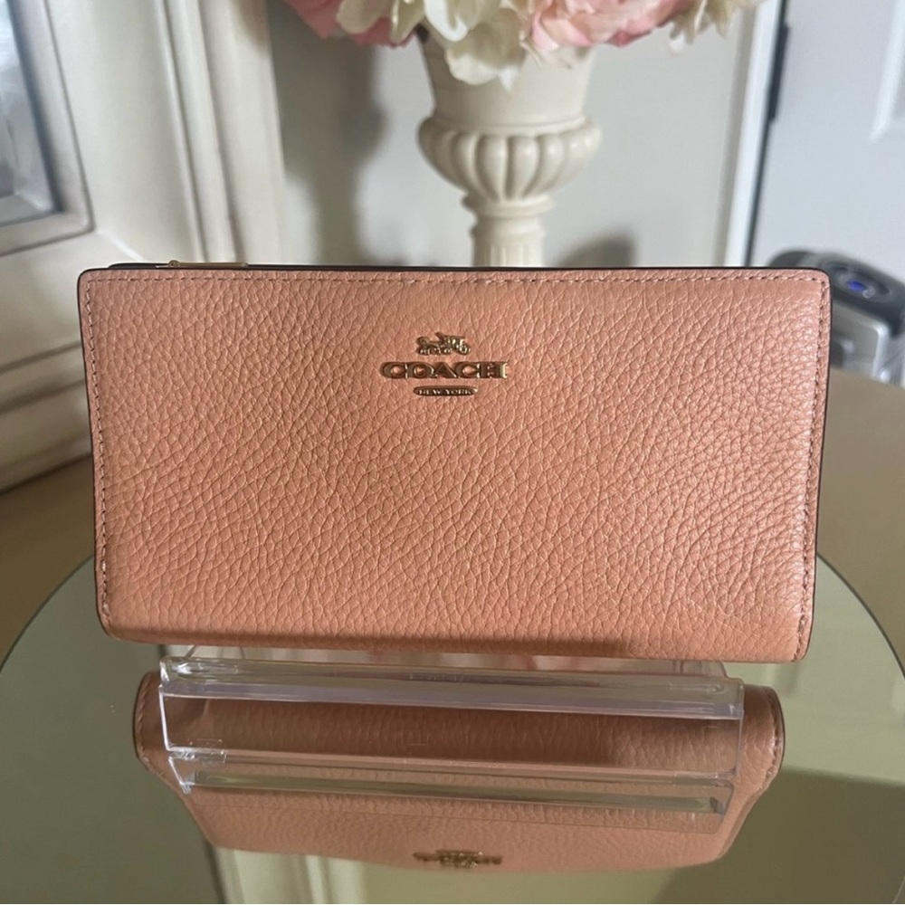 Coach NWT Slim Zip Wallet BLUSH ⚜️ See matching purse in my closet ❣️😍
